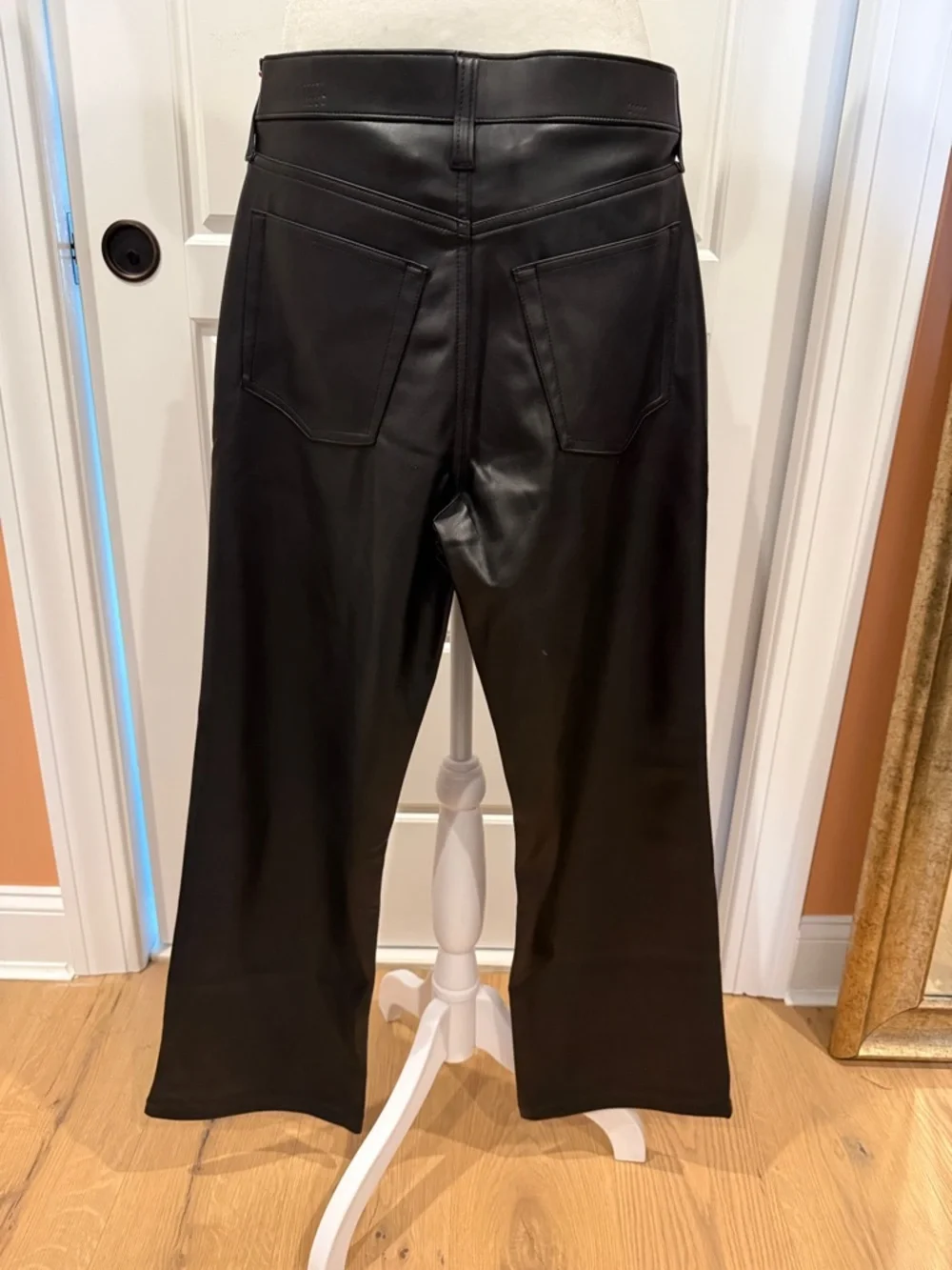 Abercrombie The Baggy Low Rise Vegan Leather - Picture 2 of 2